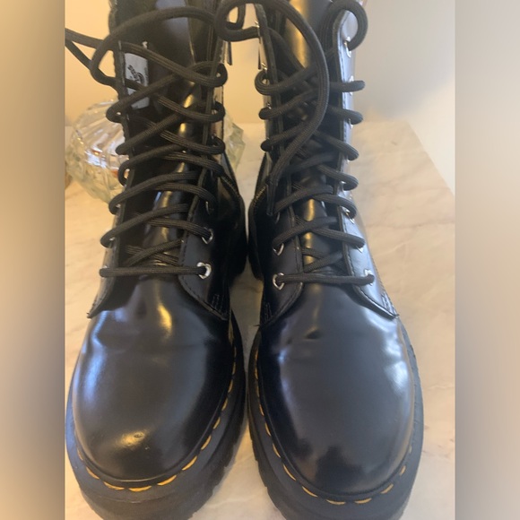 Dr Martens Hello Kitty size 7 - Picture 7 of 11